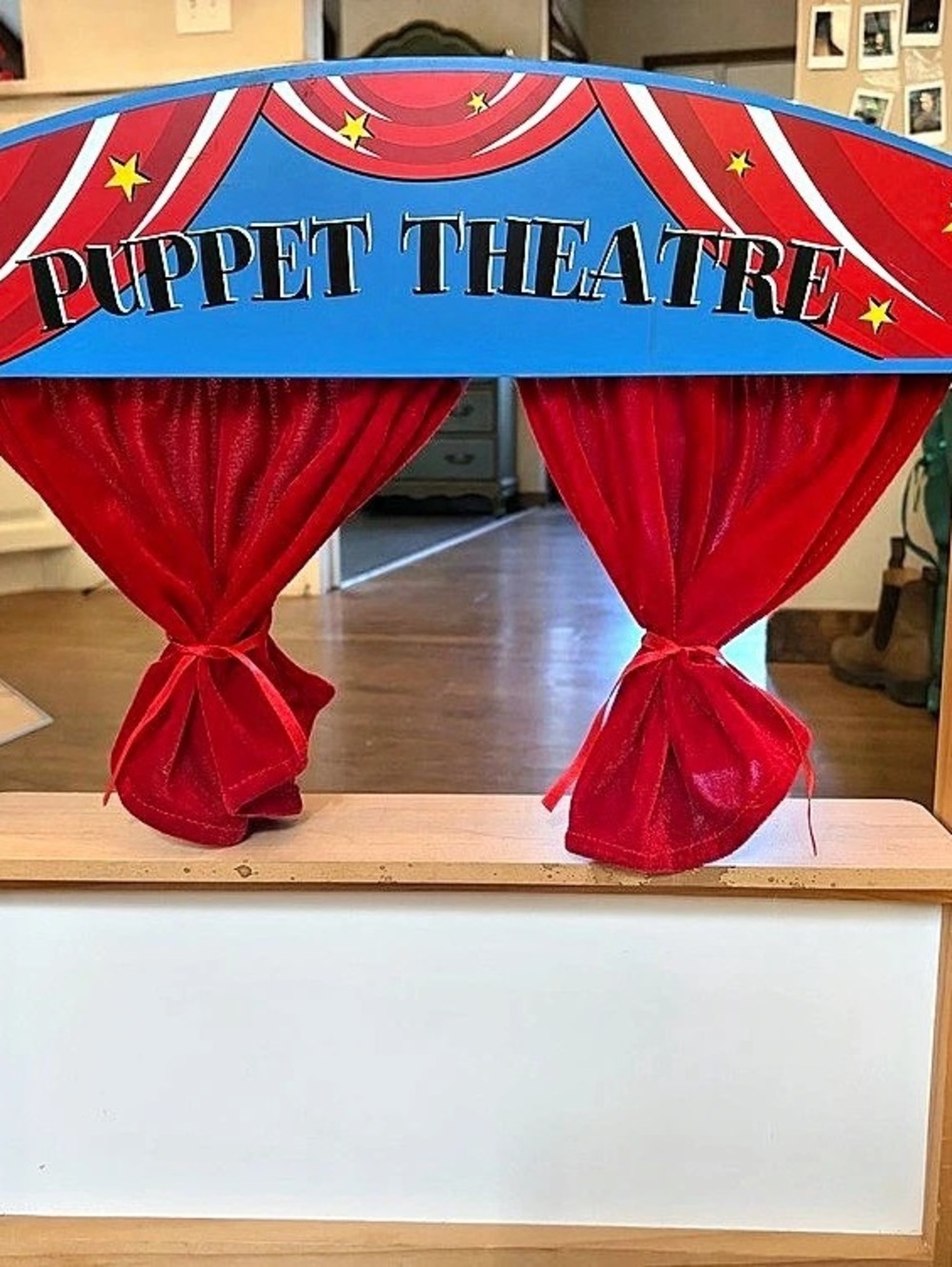 Melissa & Doug Deluxe Puppet Theater Red